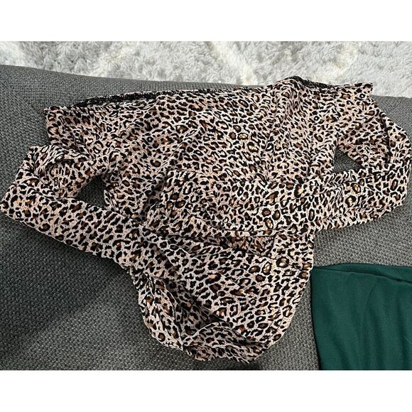 Off the shoulders leopard crop top and fit and flare pants‎ NWOT small - Picture 1 of 7